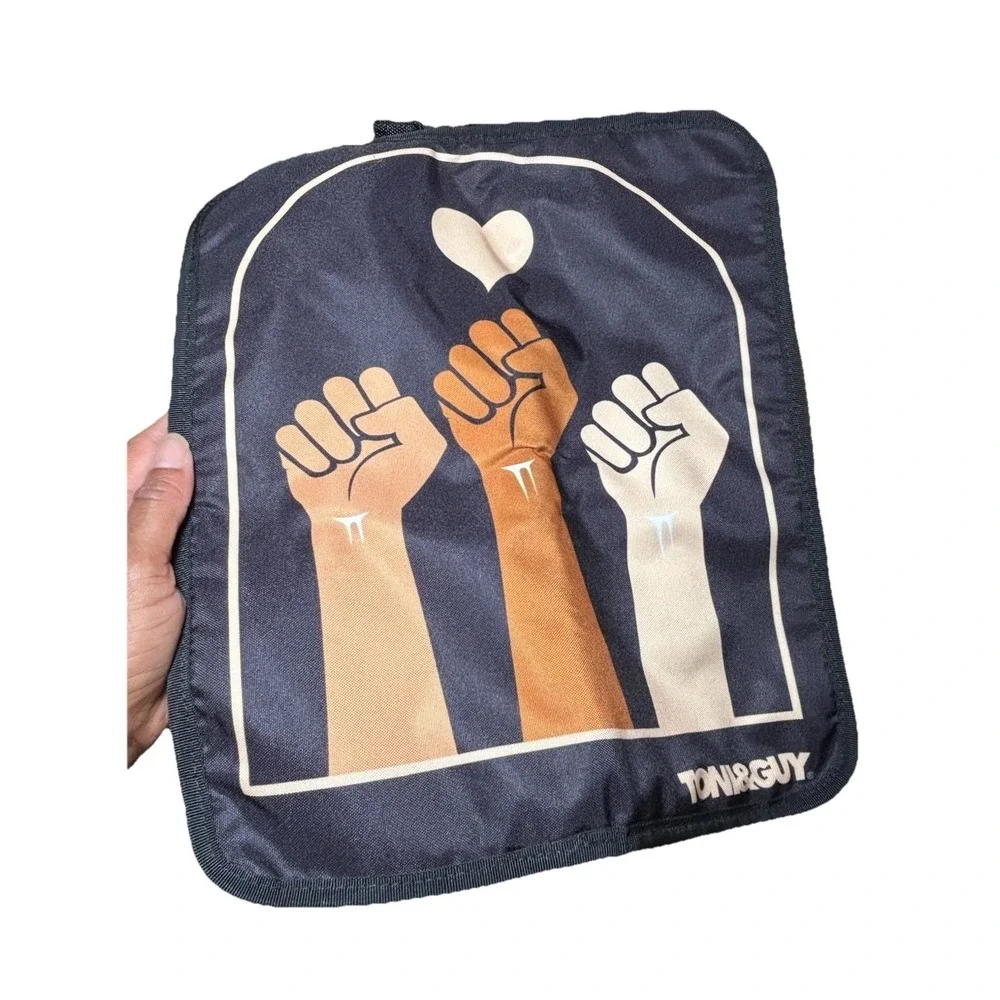 18 inch Toni & Guy Black Hairstyler's Travel Statement Carry On Luggage/Backpack - Picture 6 of 10